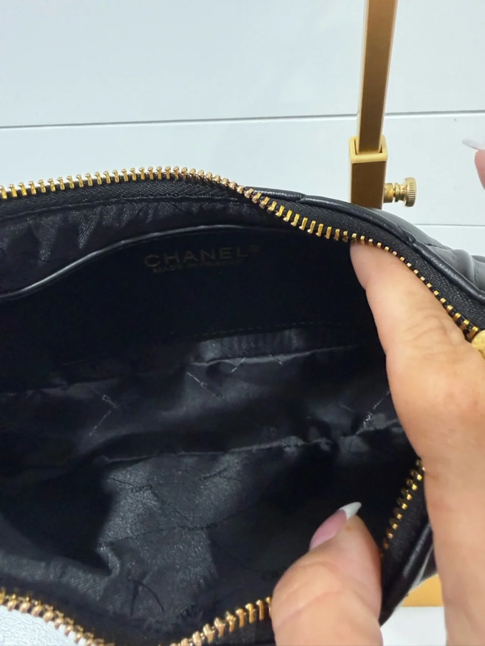 Chanel GWP Black Quilted Leather Shoulder Bag with Gold Chain (NEW) - Picture 6 of 6